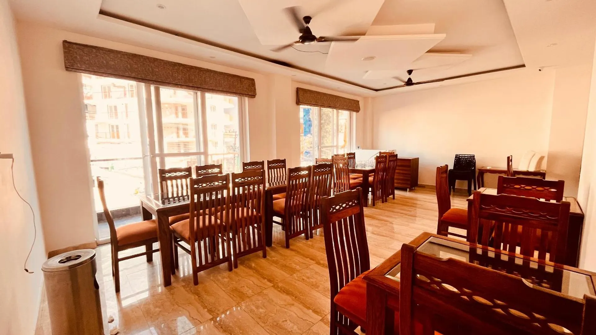 Amaravati Royal Palace Hotel Agra  4*, Agra (Uttar Pradesh)