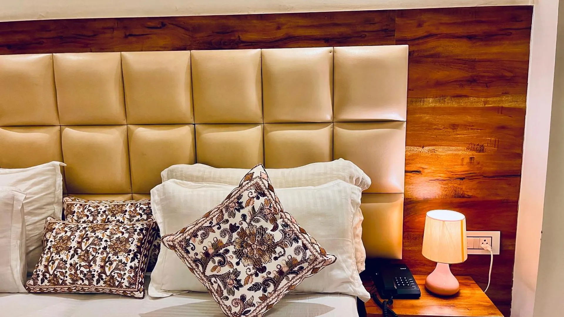 Amaravati Royal Palace Hotel Agra